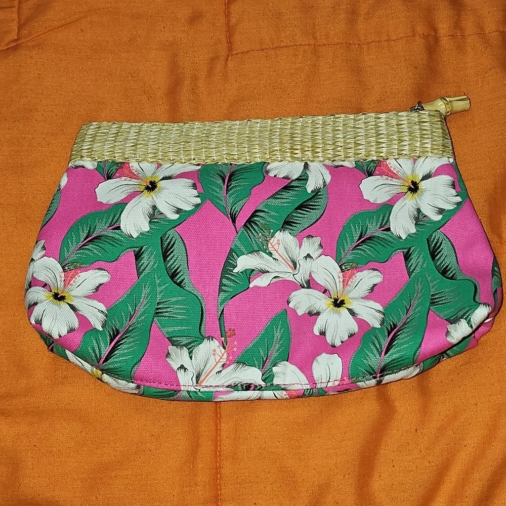 ESTEE LAUDER Like New Floral Makeup Bag With Zipper!!